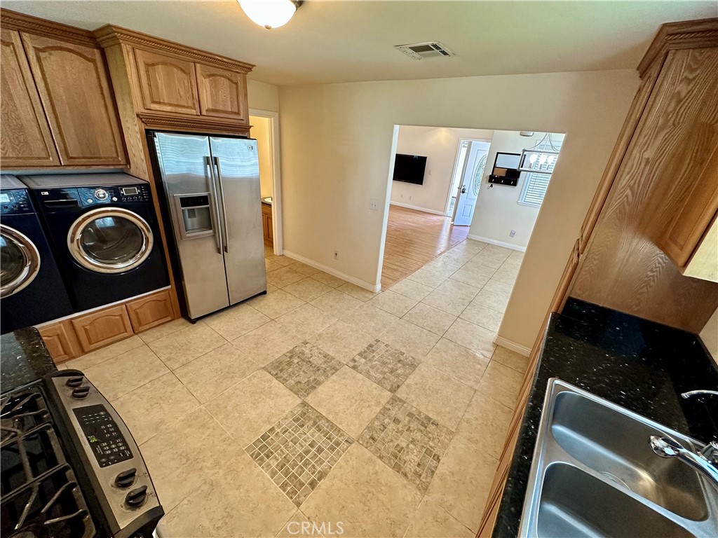 339 Peach Street, Unit A Monterey Park, CA 91755 - Photo 5 of 15 Kitchen