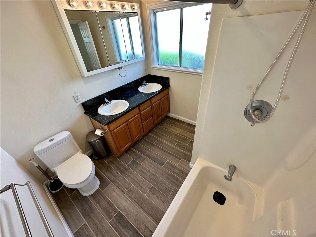 339 Peach Street, Unit A Monterey Park, CA 91755 - Photo 9 of 15 Primary Bathroom