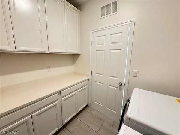 $2,650 | 945 Sycamore Falls Street, Henderson, NV 89052