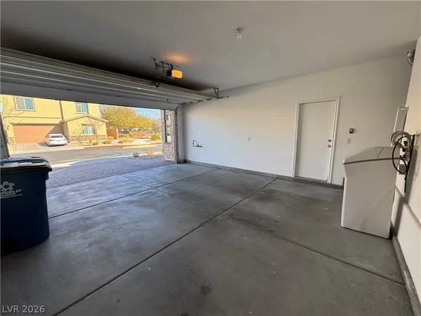 $2,650 | 945 Sycamore Falls Street, Henderson, NV 89052