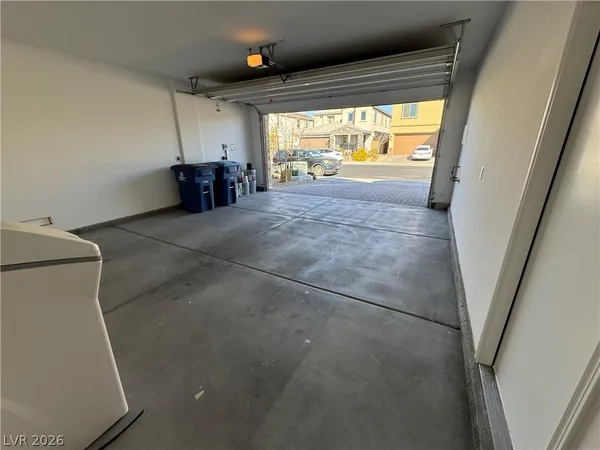 $2,650 | 945 Sycamore Falls Street, Henderson, NV 89052