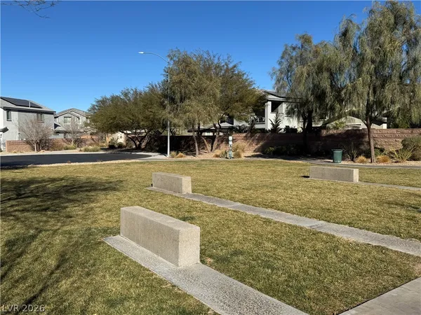 $2,650 | 945 Sycamore Falls Street, Henderson, NV 89052
