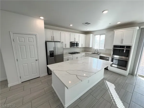 $2,650 | 945 Sycamore Falls Street, Henderson, NV 89052