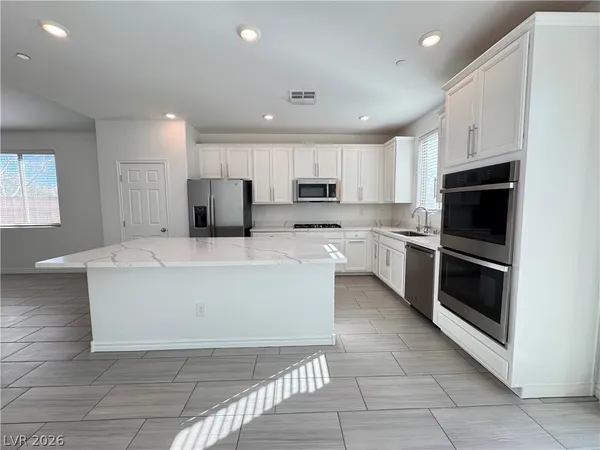 $2,650 | 945 Sycamore Falls Street, Henderson, NV 89052