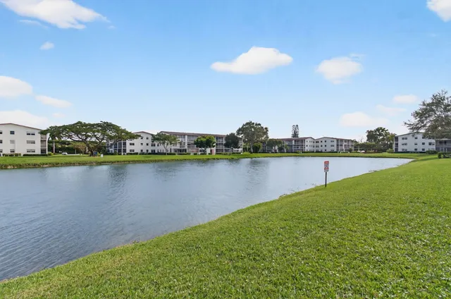 $89,900 | 321 Fanshaw H, Boca Raton, FL 33434