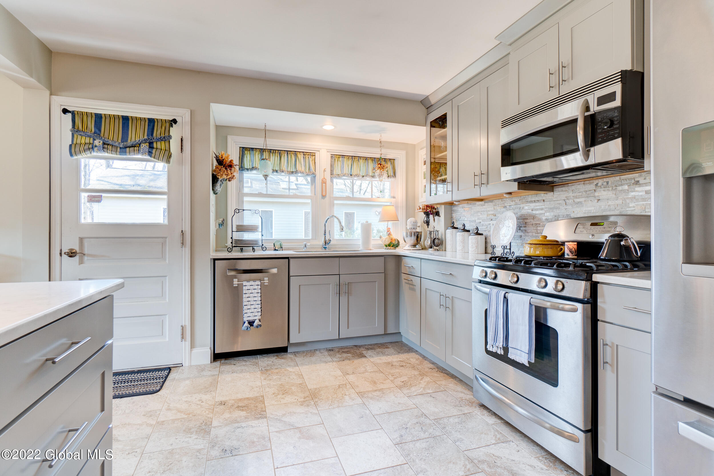 2 Pateman Circle Menands, NY 12204 - Photo 7 of 38 Pateman-13