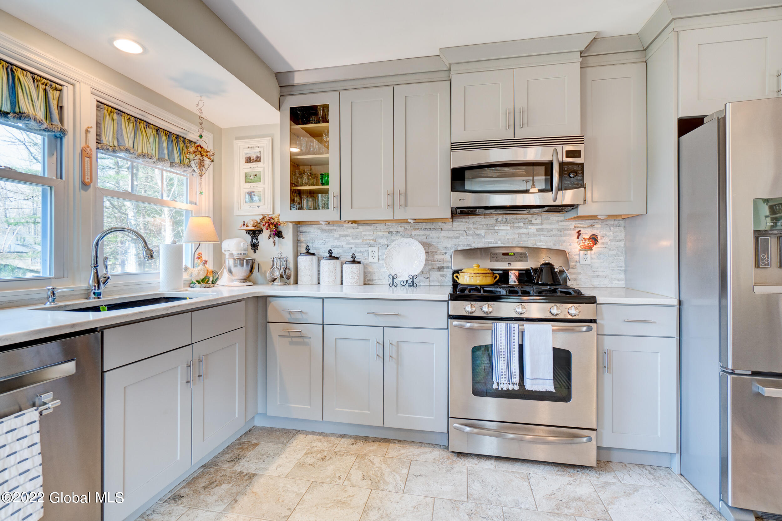 2 Pateman Circle Menands, NY 12204 - Photo 8 of 38 Pateman-15