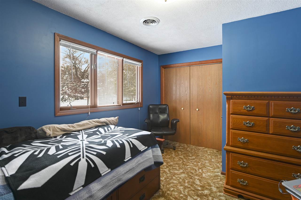 1011 State Road Fenton, MI 48430 - Photo 18 of 23 2nd Bedroom