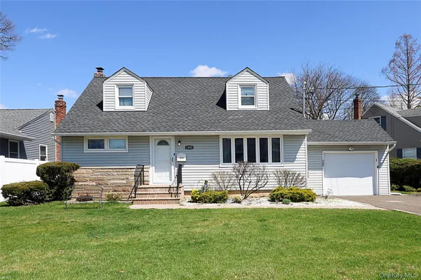 $809,000 | 1481 North Meadow Road, Merrick, NY 11566