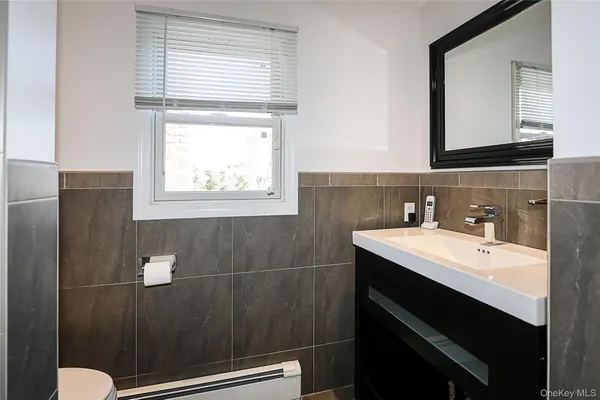 $809,000 | 1481 North Meadow Road, Merrick, NY 11566