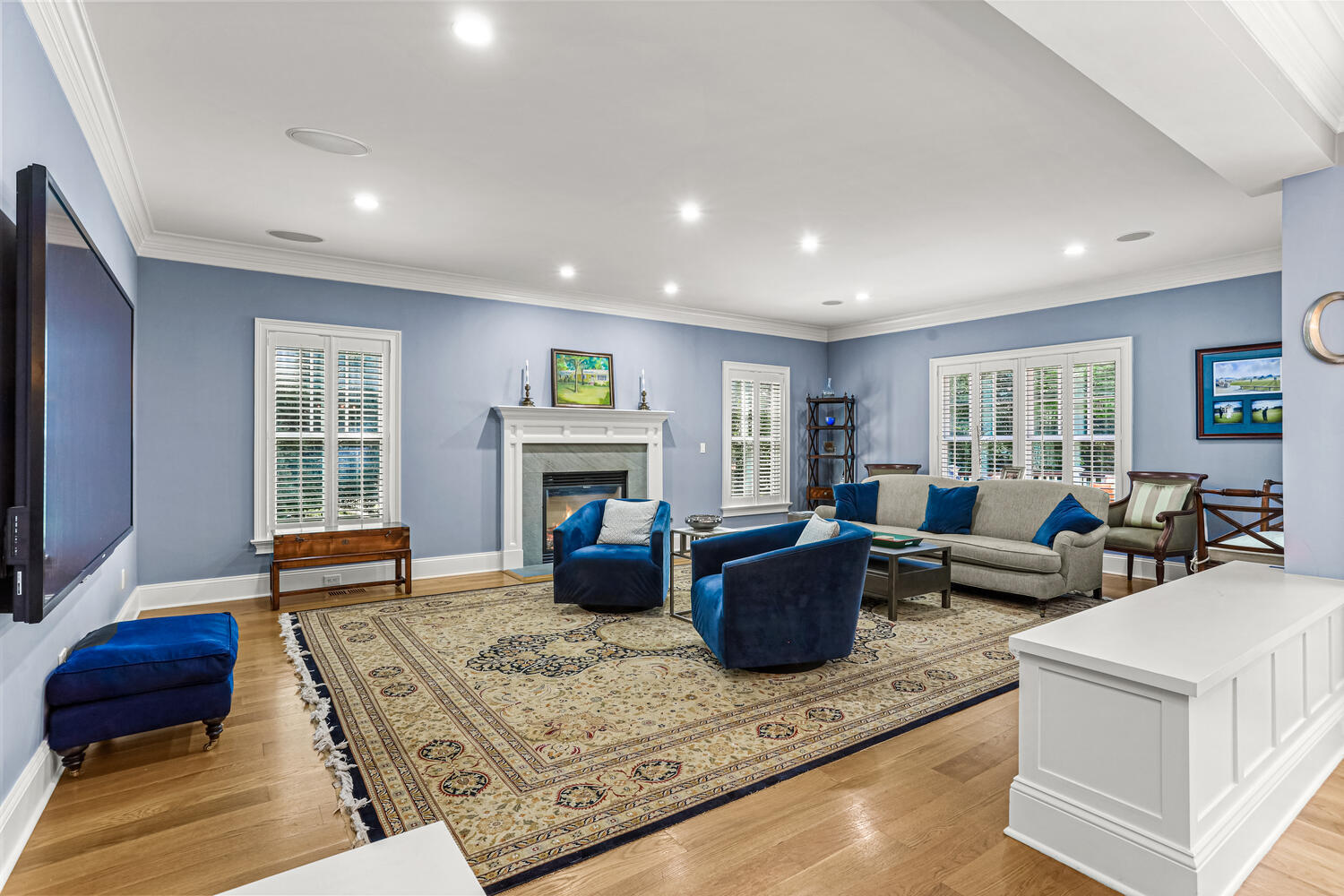 29 Old Oak Road Darien, CT 06820 - Photo 12 of 31 a living room with furniture rug and window