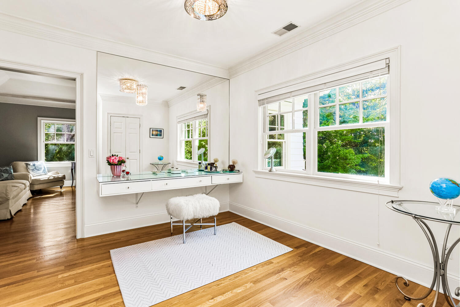 29 Old Oak Road Darien, CT 06820 - Photo 20 of 31 a very nice looking living room with a large window