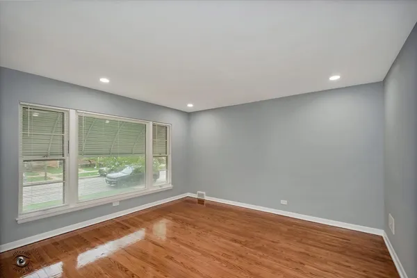 $314,900 | 3904 West 58th Place, Chicago, IL 60629