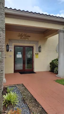 $1,950 | 8343 Lake Drive, Unit 405, Doral, FL 33166