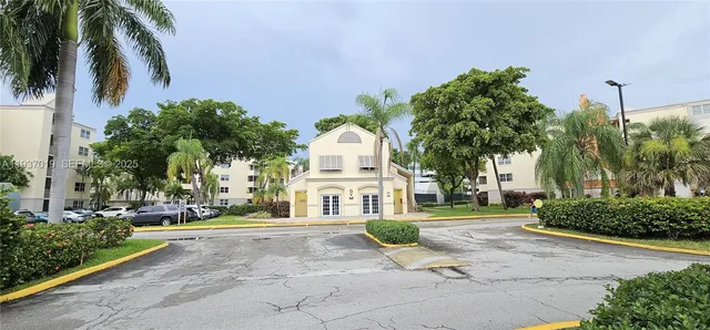 $1,950 | 8343 Lake Drive, Unit 405, Doral, FL 33166