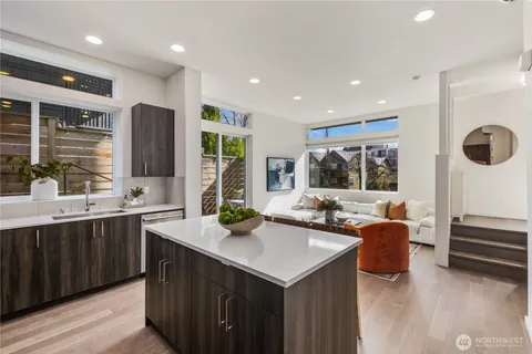 $1,296,750 | 926 North 35th Street, Seattle, WA 98103