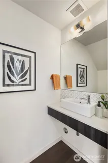 $1,296,750 | 926 North 35th Street, Seattle, WA 98103