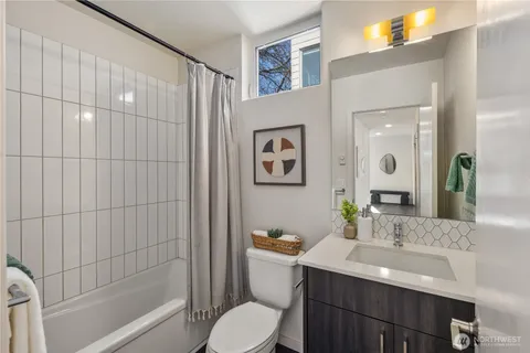 $1,296,750 | 926 North 35th Street, Seattle, WA 98103