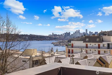 $1,296,750 | 926 North 35th Street, Seattle, WA 98103
