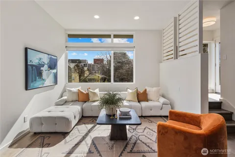 $1,296,750 | 926 North 35th Street, Seattle, WA 98103