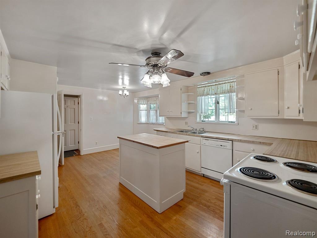 28804 Drake Road Farmington Hills, MI 48331 - Photo 15 of 50