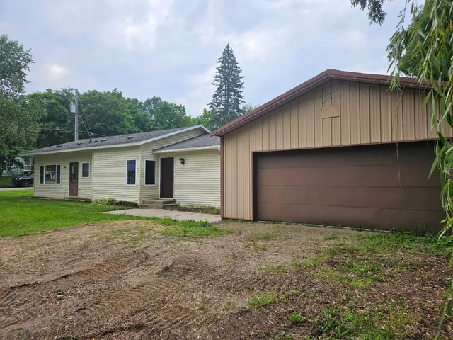$219,900 | 641 2nd Street, Holdingford, MN 56340