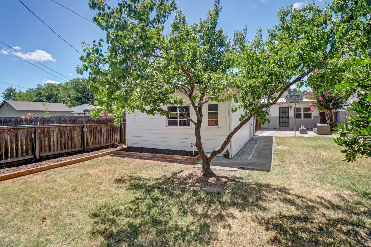 3819 Kroy Way Sacramento, CA 95820 - Photo 32 of 42