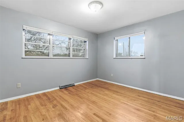 $94,900 | 8784 Darnell Place, Jennings, MO 63136