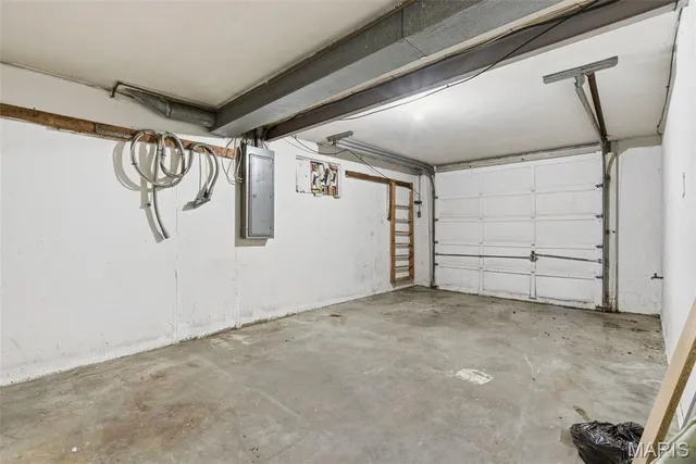 $94,900 | 8784 Darnell Place, Jennings, MO 63136