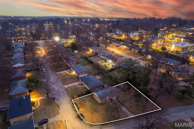 $94,900 | 8784 Darnell Place, Jennings, MO 63136