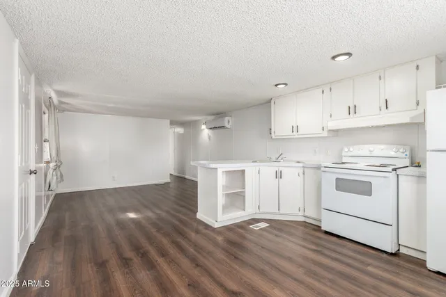 $45,000 | 2605 West Van Buren Street, Unit 62, Phoenix, AZ 85009