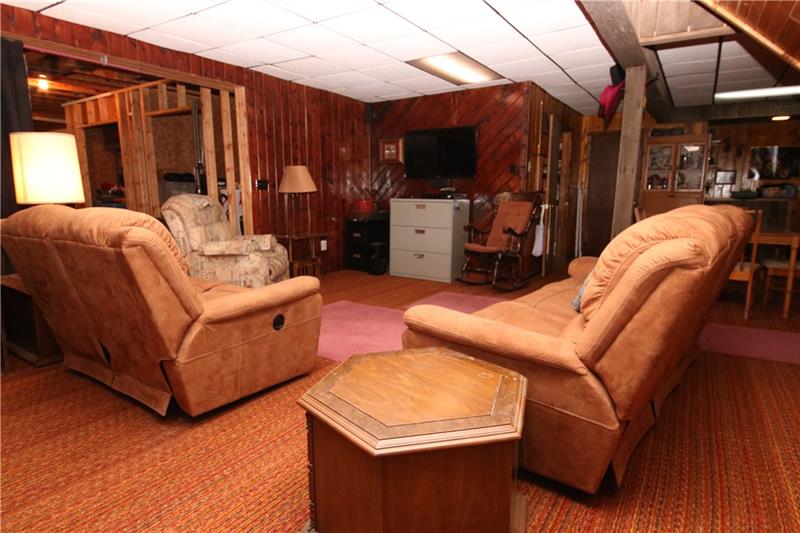 741 County Line Road Acme, PA 15610 - Photo 9 of 25