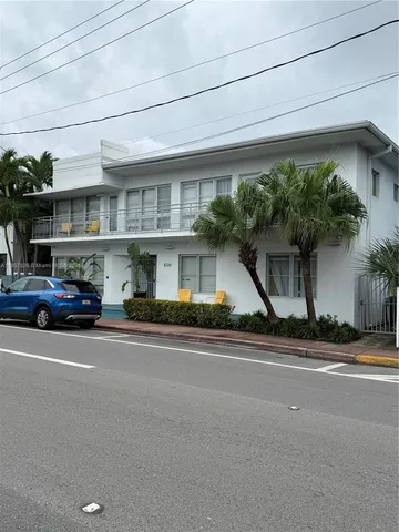 $1,850 | 8320 Harding Avenue, Unit 1, Miami Beach, FL 33141