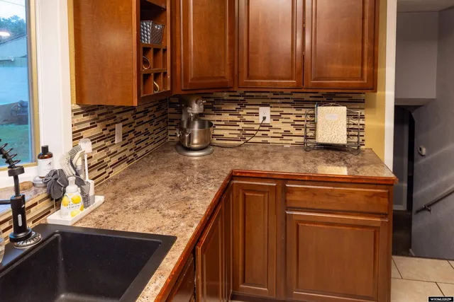 $385,000 | 926 Hobson Street, Lander, WY 82520