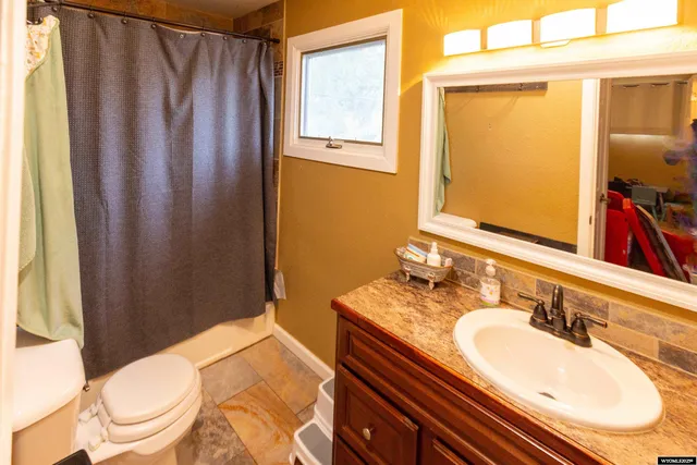 $385,000 | 926 Hobson Street, Lander, WY 82520