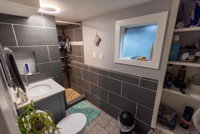 $385,000 | 926 Hobson Street, Lander, WY 82520