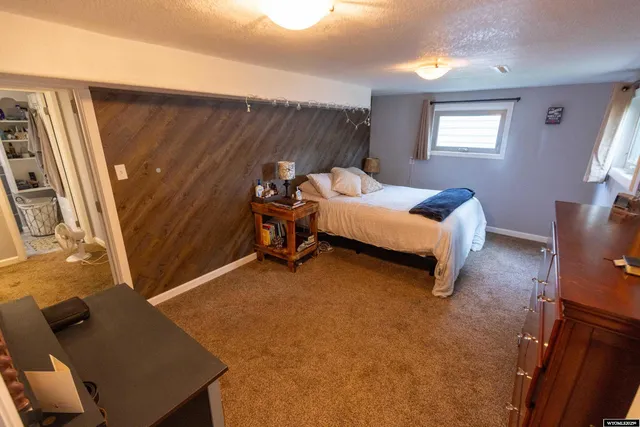 $385,000 | 926 Hobson Street, Lander, WY 82520