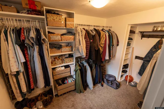 $385,000 | 926 Hobson Street, Lander, WY 82520