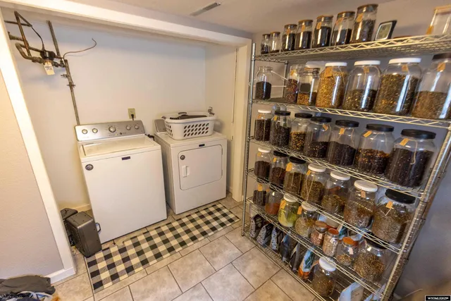 $385,000 | 926 Hobson Street, Lander, WY 82520