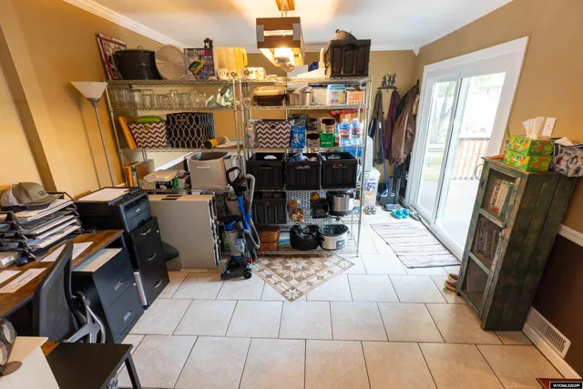 $385,000 | 926 Hobson Street, Lander, WY 82520