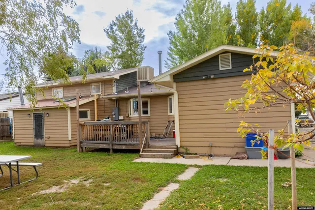 $385,000 | 926 Hobson Street, Lander, WY 82520