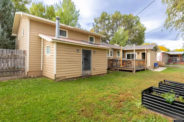$385,000 | 926 Hobson Street, Lander, WY 82520