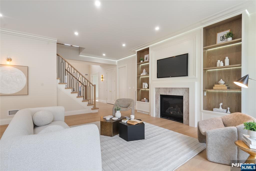 333 Harrison Street Paramus, NJ 07652 - Photo 15 of 50
