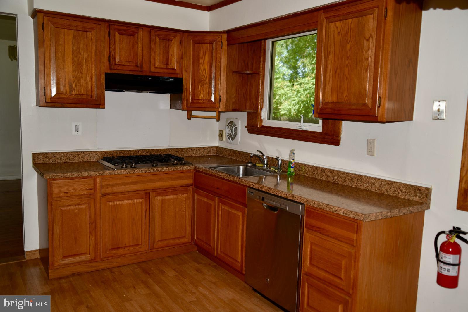 404 Jamestown Road Beverly, NJ 08010 - Photo 8 of 24