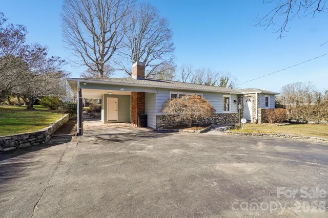 $349,000 | 511 Oak Grove Road, Flat Rock, NC 28731