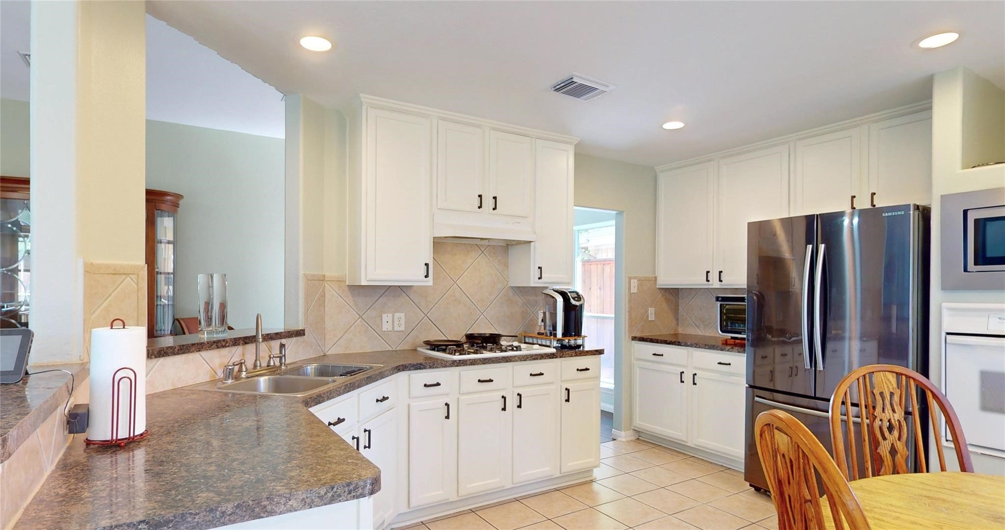 6014 Knollwood Trail Spring, TX 77373 - Photo 12 of 31 Kitchen View March 2024