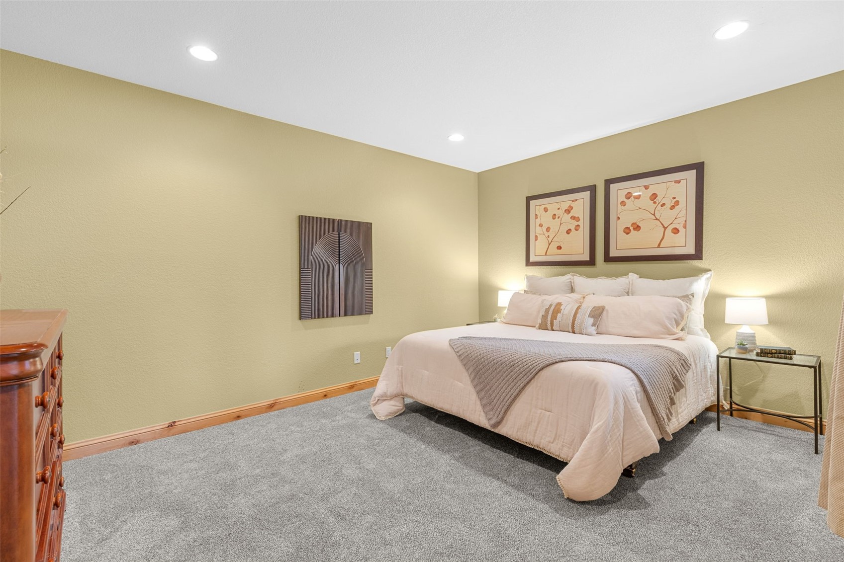 91795 Ryan Gulch Road Silverthorne, CO 80498 - Photo 42 of 50 a spacious bedroom with a bed