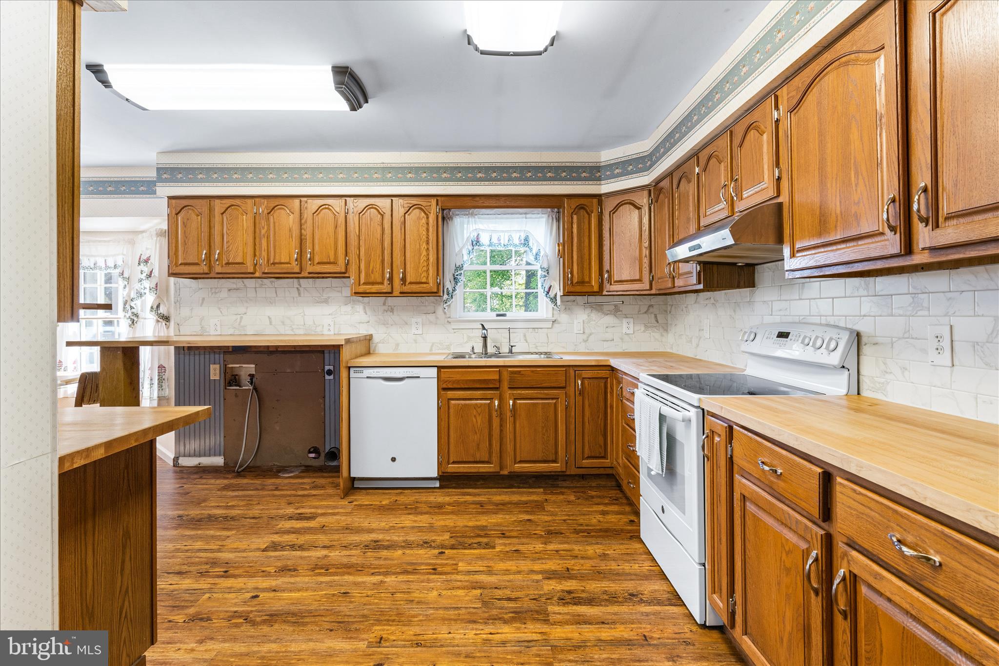 6254 Hickory Road Stewartstown, PA 17363 - Photo 25 of 54 Kitchen
