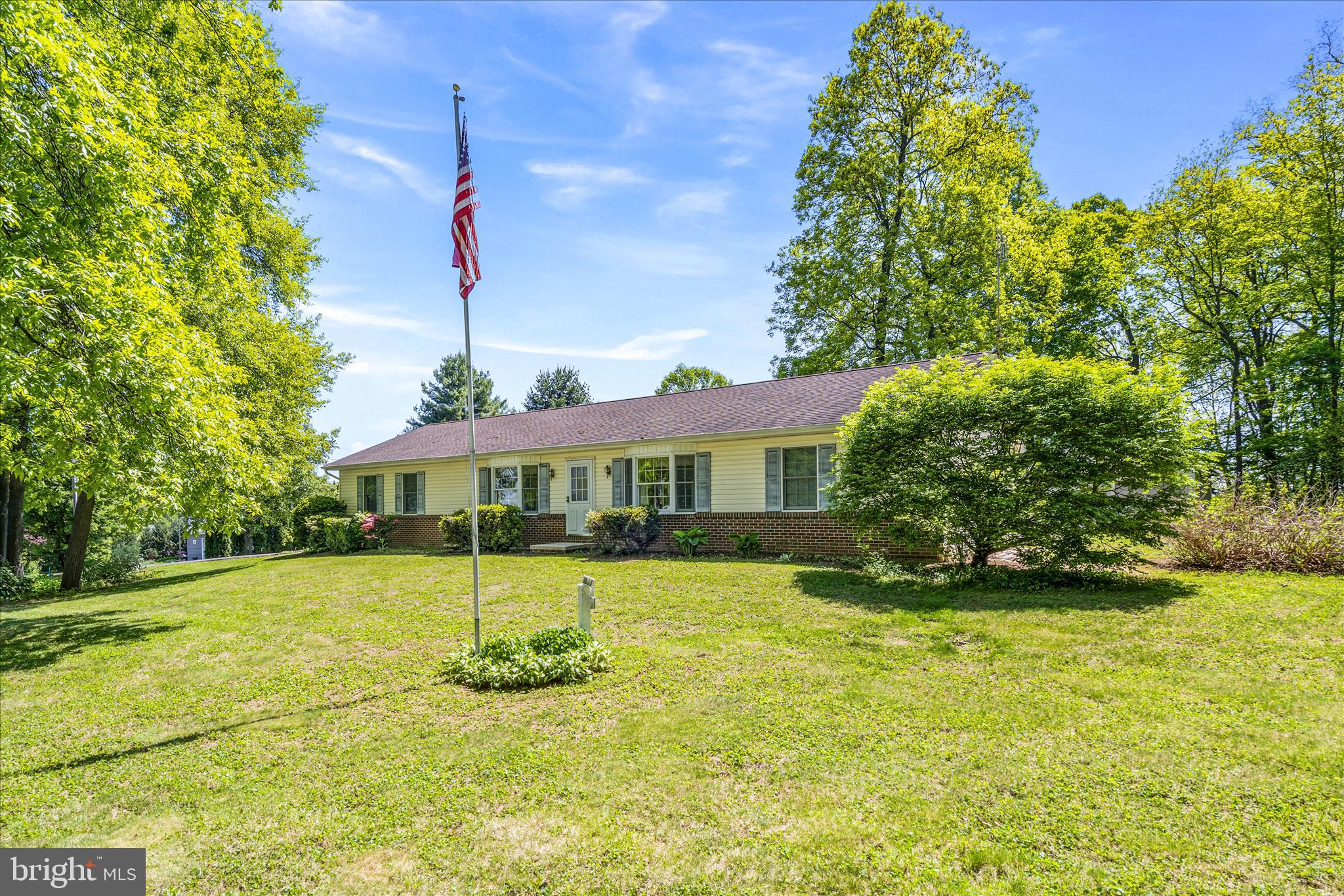 6254 Hickory Road Stewartstown, PA 17363 - Photo 3 of 54 Custom Rancher