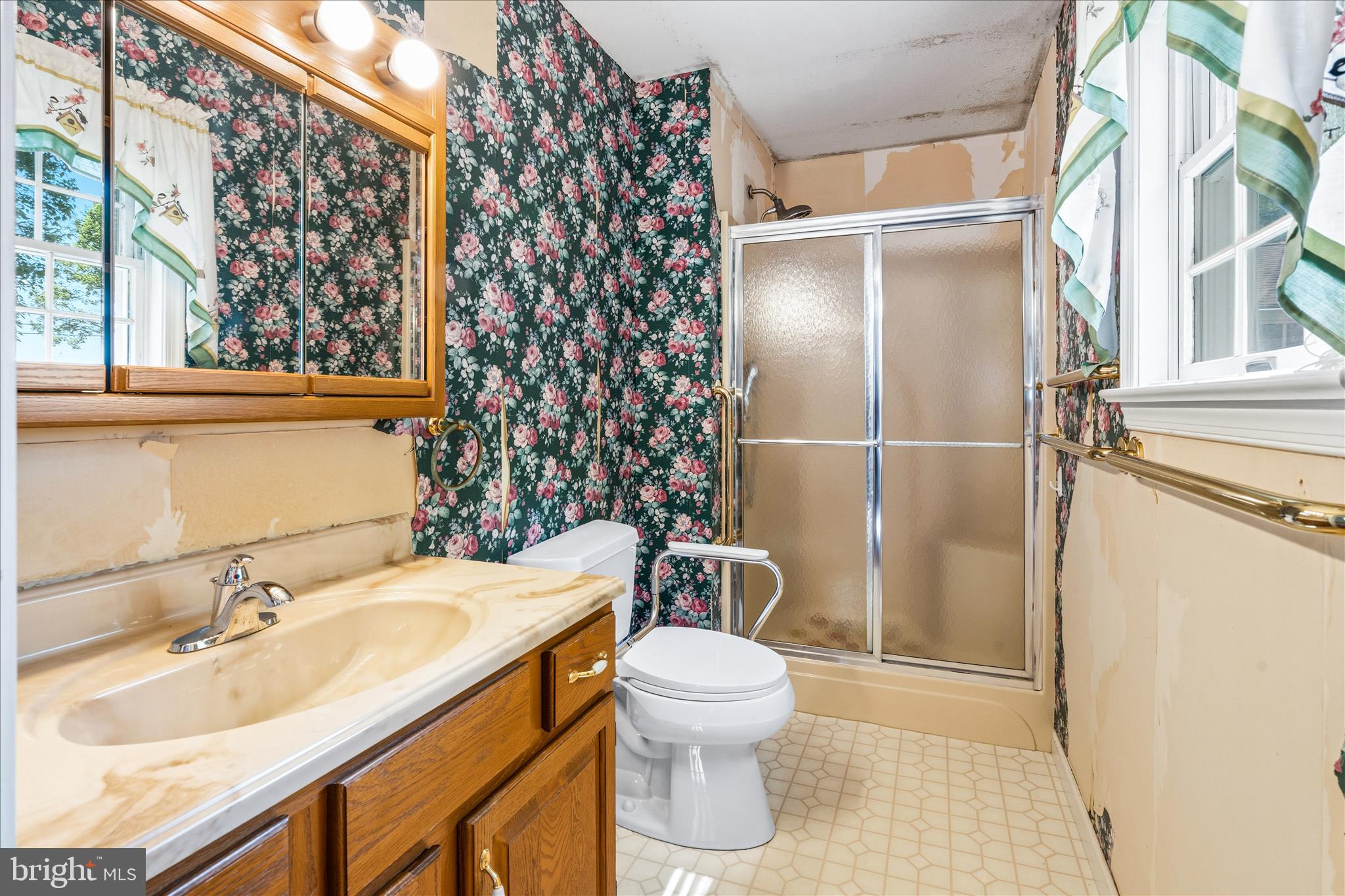 6254 Hickory Road Stewartstown, PA 17363 - Photo 34 of 54 Primary Bath